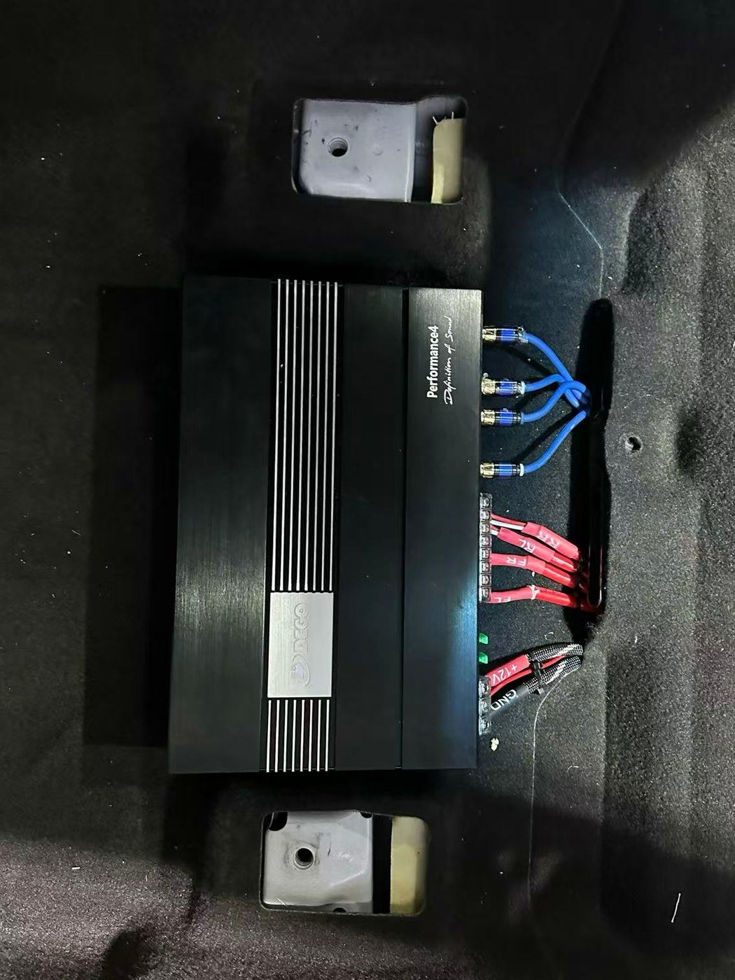 奥迪Q5隔音材料异味清理检查画面