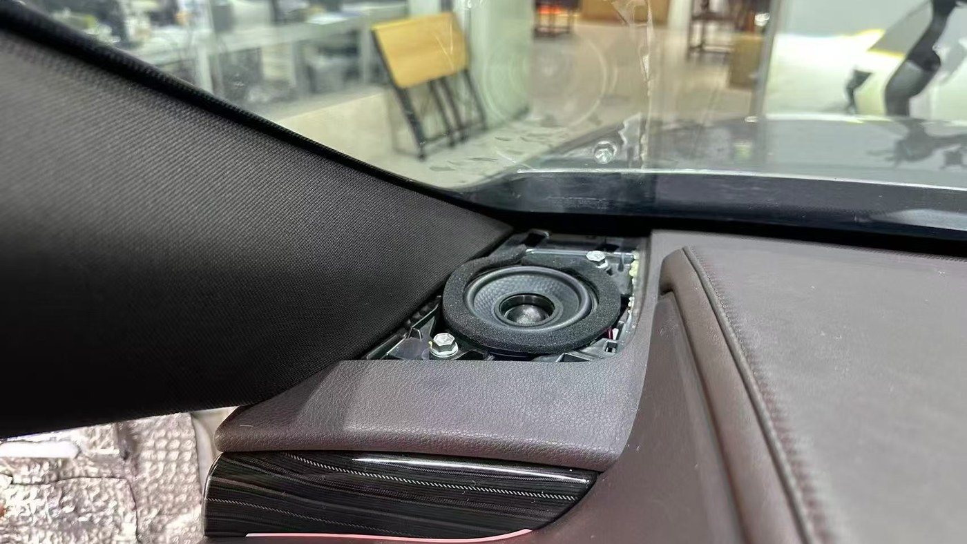 汽车音响高音位安装检查